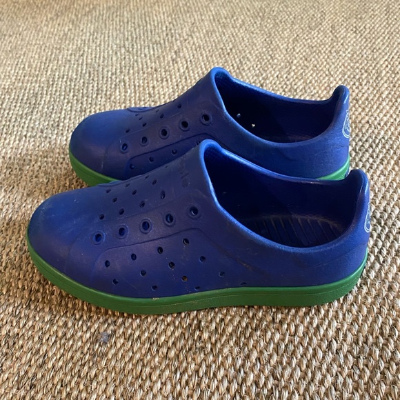 COPY - GUC Canucks x People Footwear ACE - Picture 2 of 3